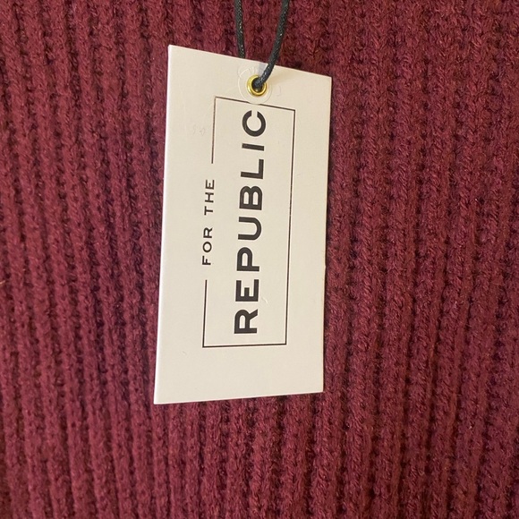 For The Republic Burgundy Knit Chunky Sweater size Large. New with Tags . - Picture 6 of 12